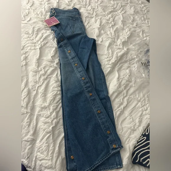 MOTHER The Resealable Heel Jeans - Picture 12 of 13